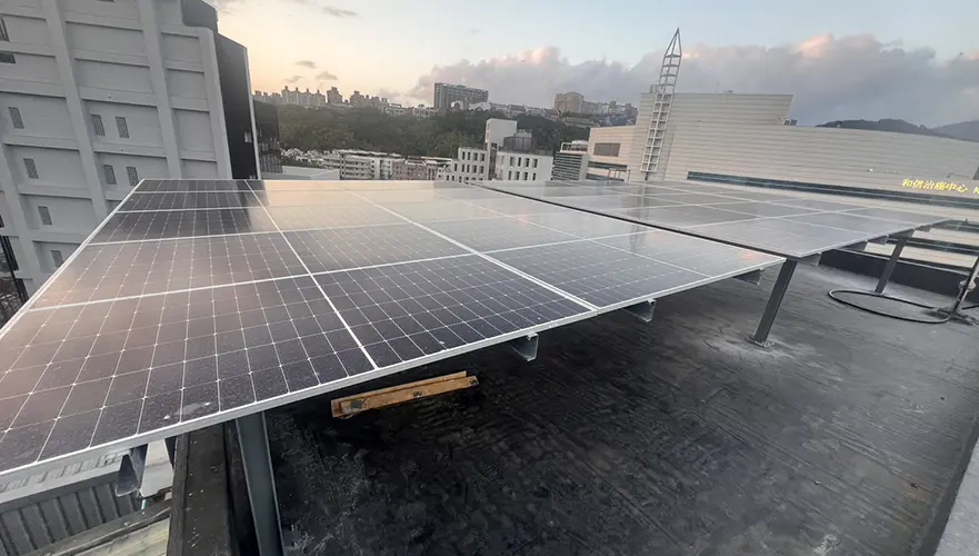 圖為台北捐血中心2025 年於愛心樓頂樓完成太陽能光電裝置