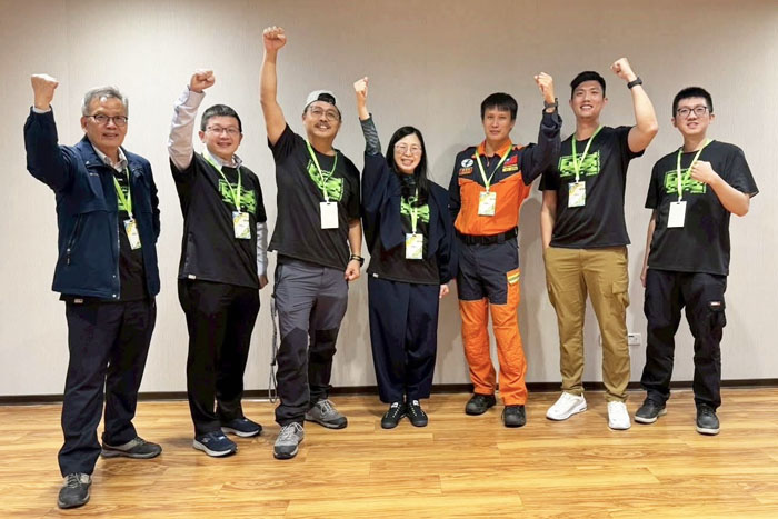 肝苦人團隊的成員，圖中為台灣血液基金會執行長王宗曦